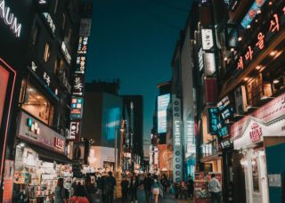 a South Korean city at night' skip tracing in South Korea concept