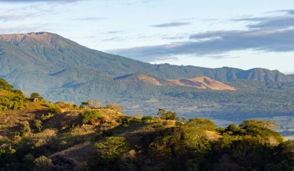 mountains of Los Cedros, El Salvador; skip tracing services in El Salvador concept